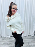 Bild in Galerie-Betrachter laden, Strickpullover mit Brosche Gr. 34-44.  115
