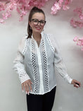 Bild in Galerie-Betrachter laden, Bluse mit exclusiver Spitze  Gr. 34-38.    164
