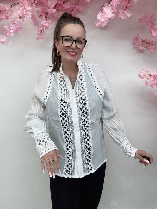 Bluse mit exclusiver Spitze  Gr. 34-38.    164