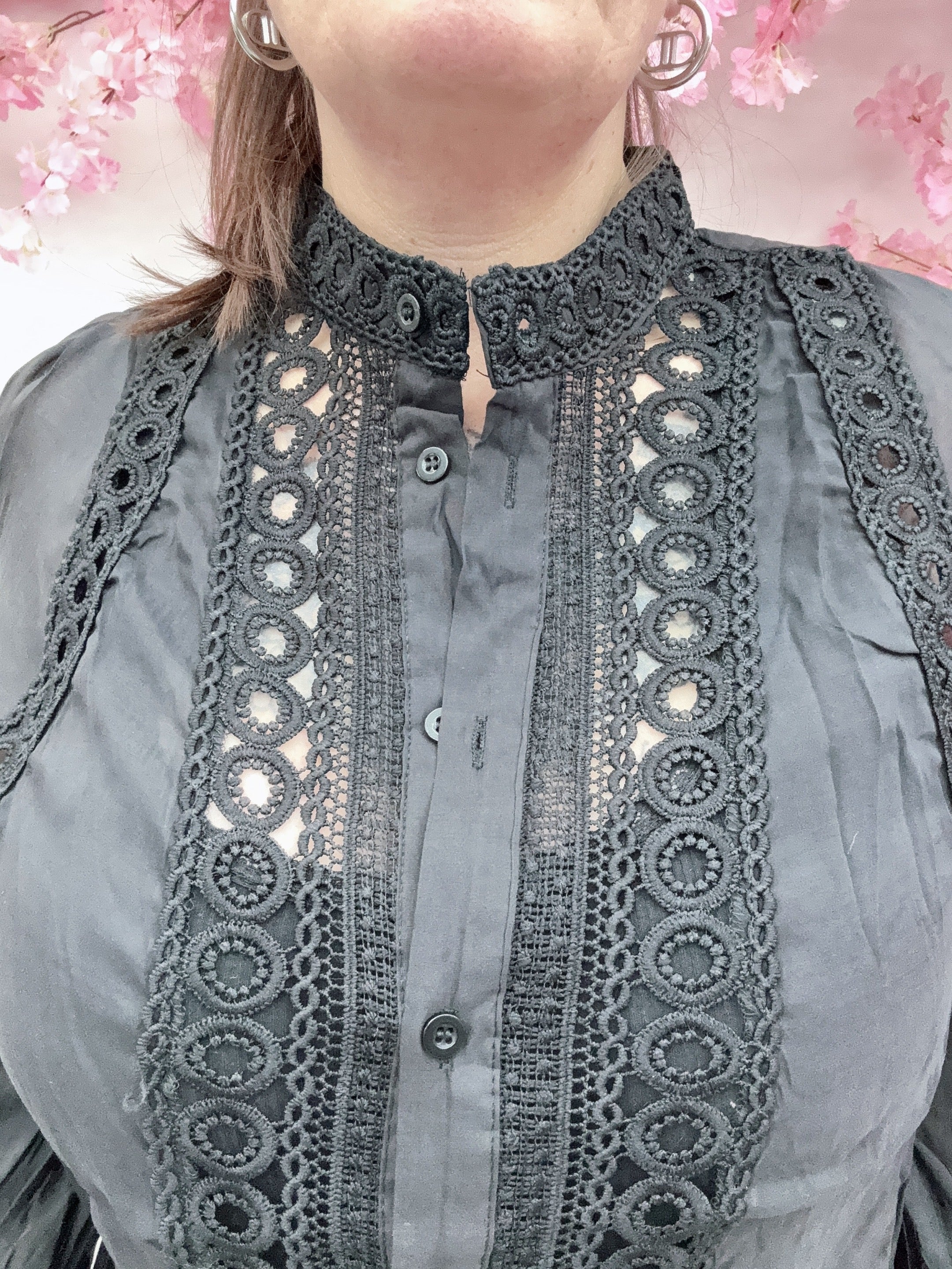 Bluse mit exclusiver Spitze  Gr. 34-38.    164